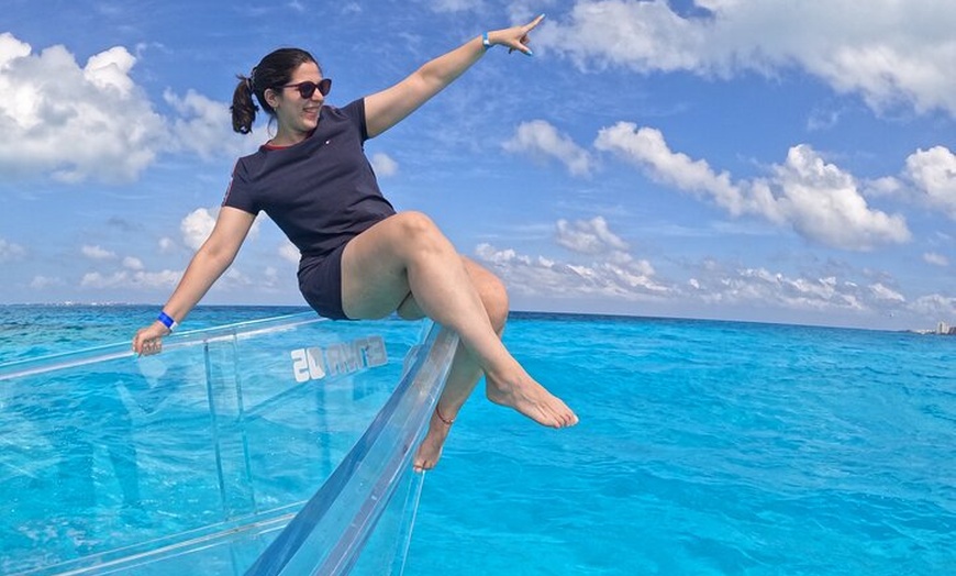 Image 3: Cancun CLEAR BOAT Tour perfect for Photos! 1.5 hours tour