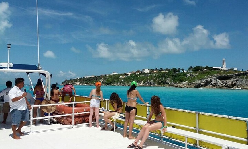 Image 8: Isla Mujeres Private Catamaran Tour with Transportation