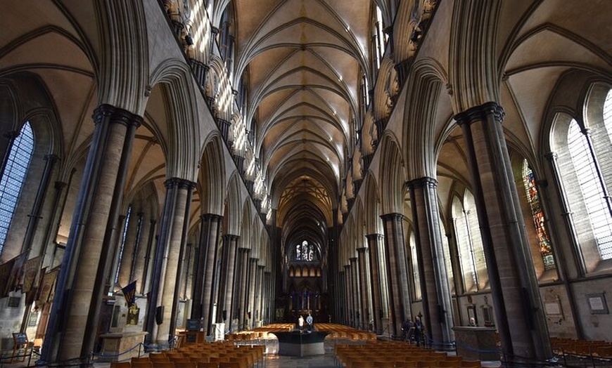 Image 6: London To Southampton Transfer to Stonehenge and Sailsbury