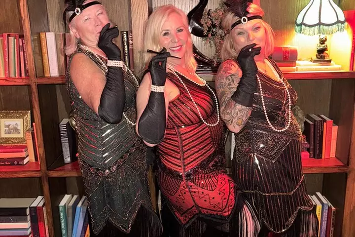 Speakeasy Drinks and Prohibition History Tour NYC