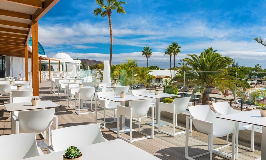 Image 8: ✈ LANZAROTE | Playa Blanca - Elba Premium Suites - Adults Only 4* -...