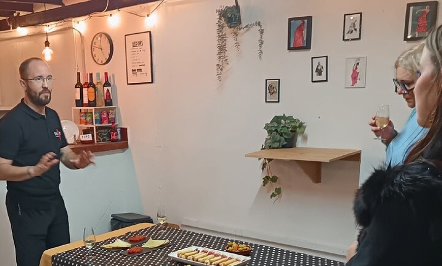 Image 16: Flamenco por un Día Tour guiado por Sevilla, taller y degustación