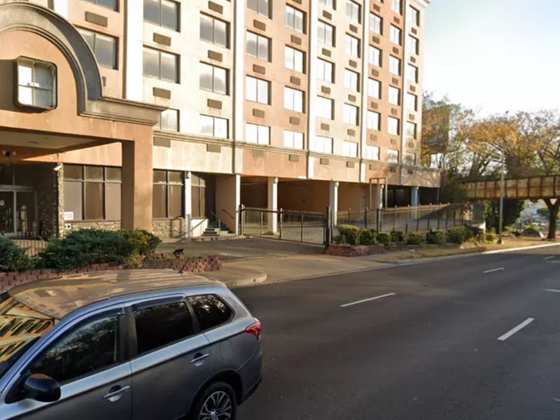 Parking at La Quinta Inn & Suites by Wyndham - Second Medium