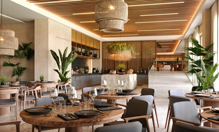 Image 4: ✈ NORD DE LA GRÈCE | Stavros - Isla Brown Chania Resort, Curio Coll...