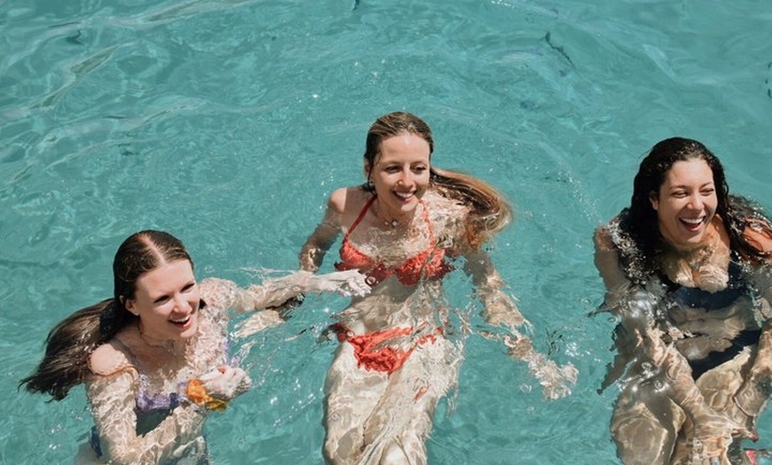 Image 9: excursion demi-journée /snorkeling calanques de piana-capo rosso