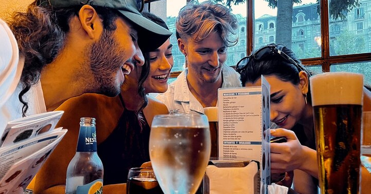 Tour gastronómico de tapas por Barcelona con sabores de Cataluña y Galicia