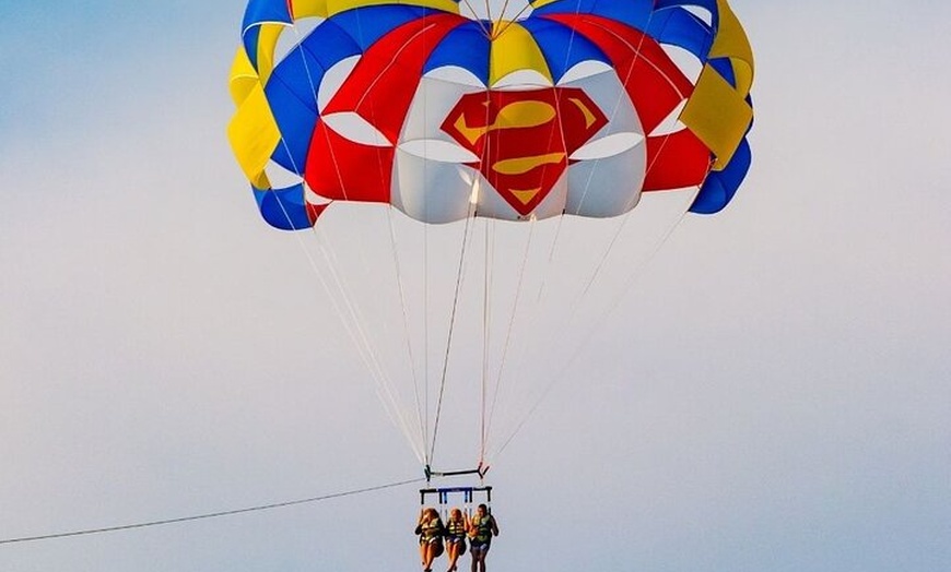 Image 2: Parasailing Barcelona Experience