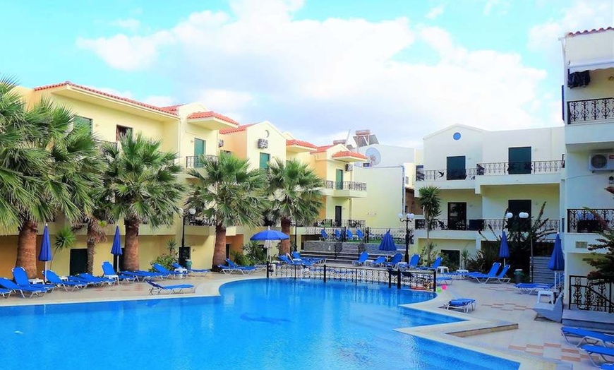 Image 1: ✈ KRETA | Kato Gouves - Diogenis Blue Palace Hotel 4* - Odkryty basen
