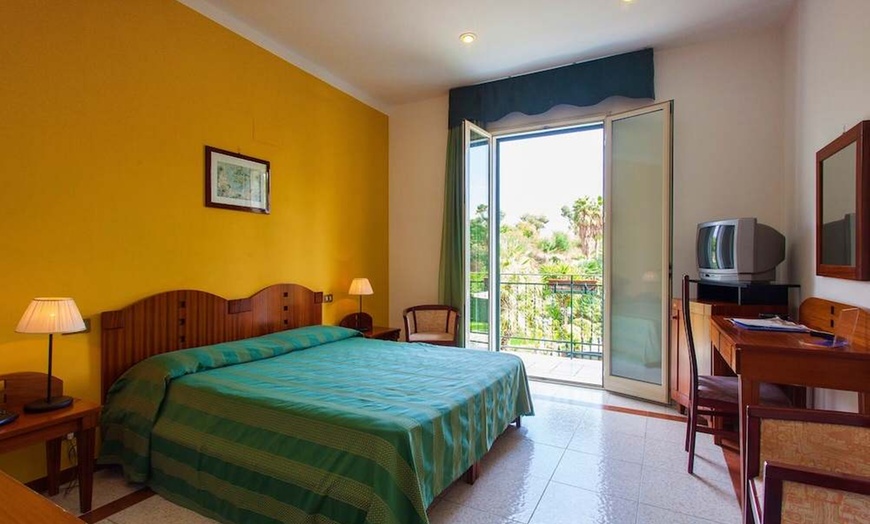 Image 4: ✈ SYCYLIA | Palermo - Villa D'Amato 3*