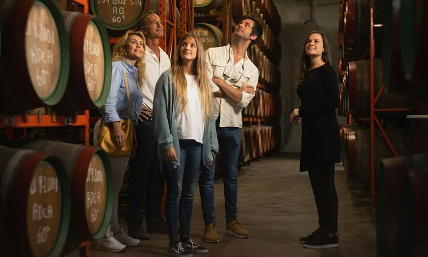 Image 12: Tour gastronómico de Gran Canaria con visita a la destilería y almu...