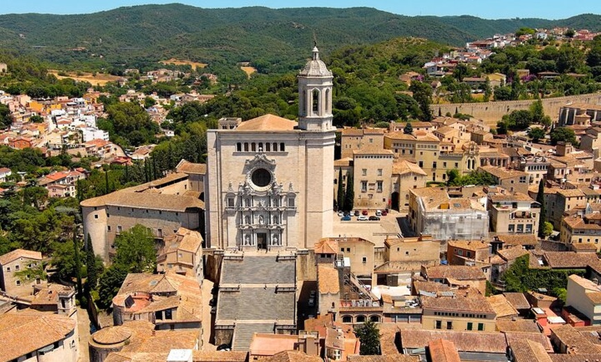 Image 3: Barcelona: Descubre Girona, Besalú y Pals en una visita guiada