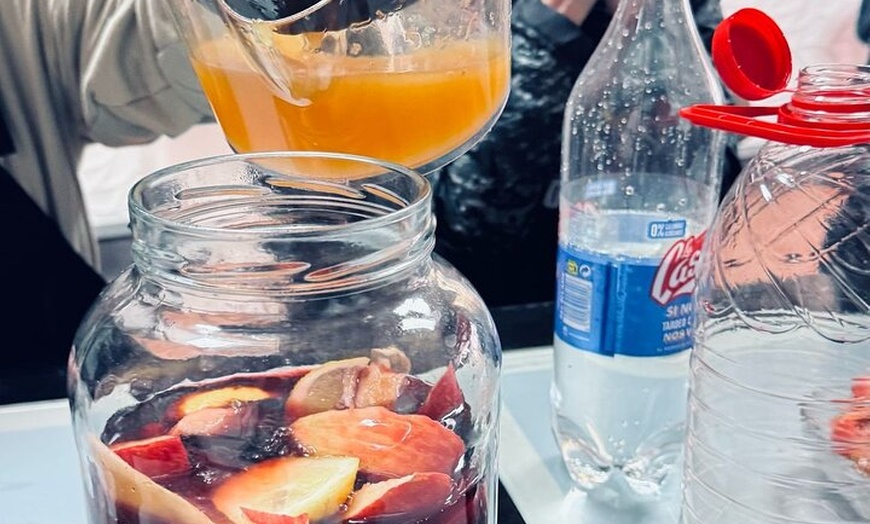 Image 11: Clase de Paella y Sangria con Tapas y Visita al Mercado