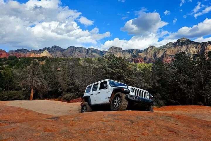 Private Jeep Tour Phoenix to Sedona Adventure - Primary Image