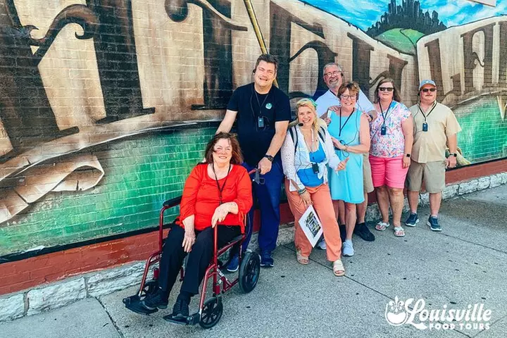 Historic Walking Tour of Victorian Louisville with Food & Bourbon