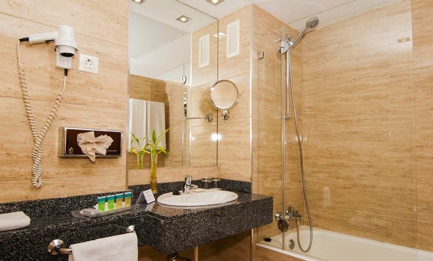 Image 28: ✈ HISZPANIA | Madryt - Senator Barajas Hotel 4* - City break