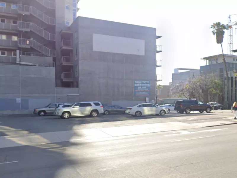 Parking at 1468 India St. Lot