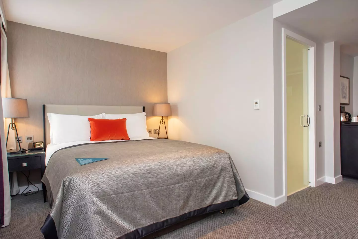 ✈ SCHOTTLAND | Edinburgh - Ten Hill Place Hotel 4*, 2 Nächte - City...