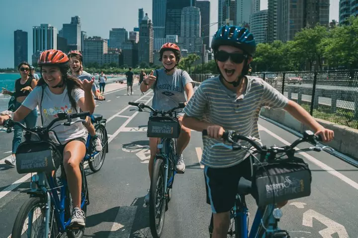 Bike Tour of Chicago's Lakefront Neighborhoods