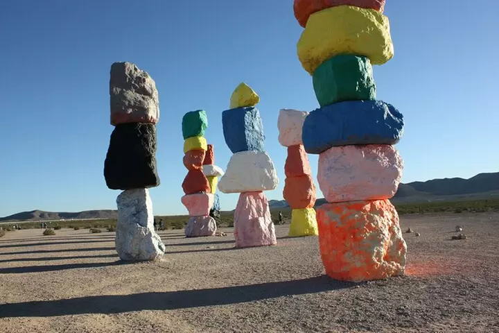 7 Magic Mountains & Death Valley Stargazing Premium Tour