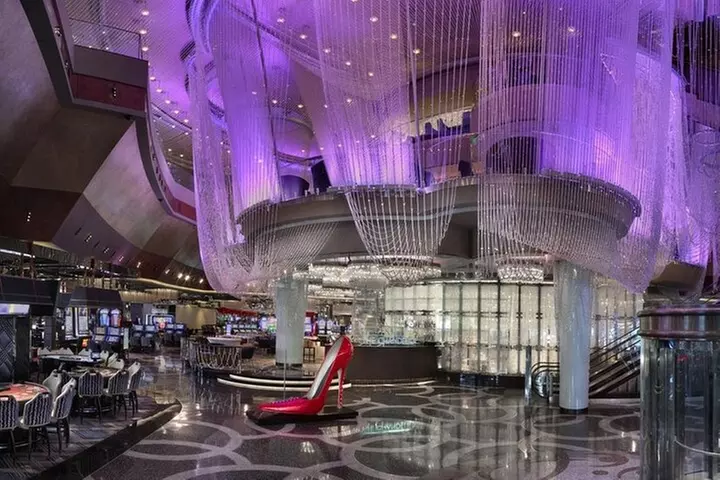 Must-See Spots Vegas Strip Walking Tour