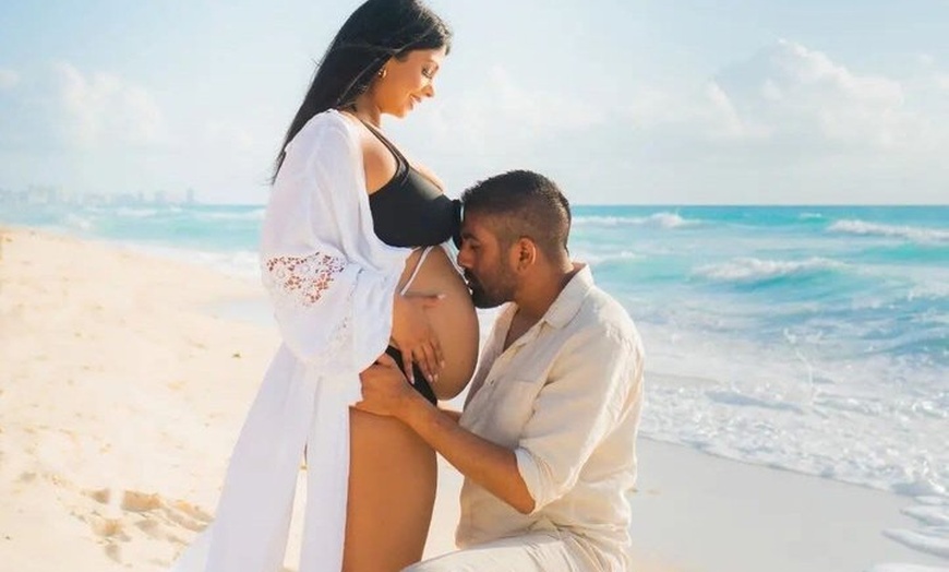 Image 36: Cancun Romantic Beach Photoshoot