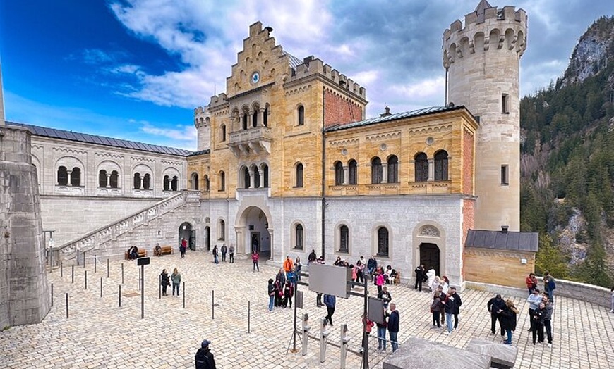 Image 6: München Neuschwanstein private halbtages Tour mit Reiseleiter