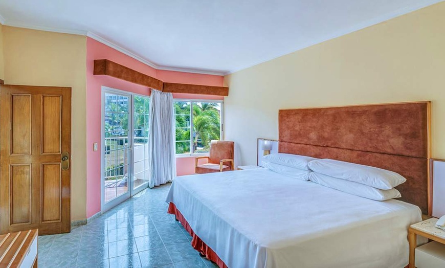 Image 18: ✈ CUBA | La Havane & Varadero - Casa Particular à La Havane & Barce...