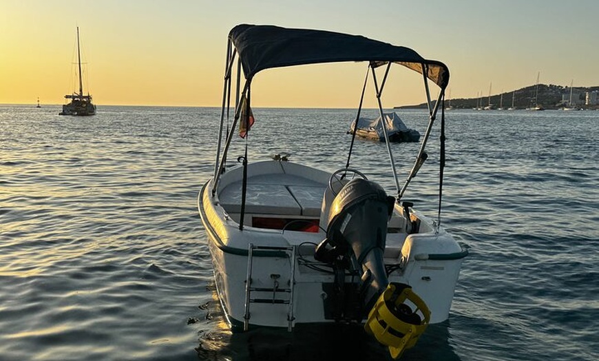 Image 4: Alquiler de Barcos sin Patrón en la Bahía de San Antonio