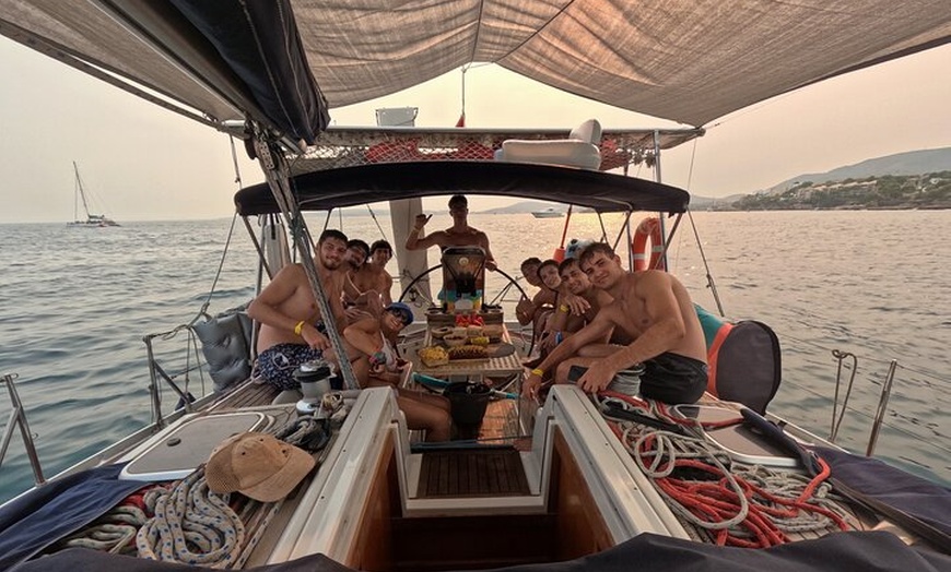 Image 22: Holistic Day Charter Paseo en Velero