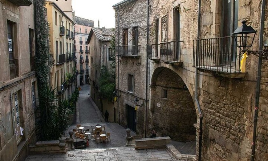 Image 3: Girona Ciudad medieval Tour privado de 8 horas desde Barcelona
