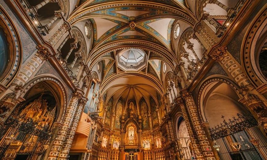 Image 10: Visita guiada al Monasterio de Montserrat y Sagrada Familia