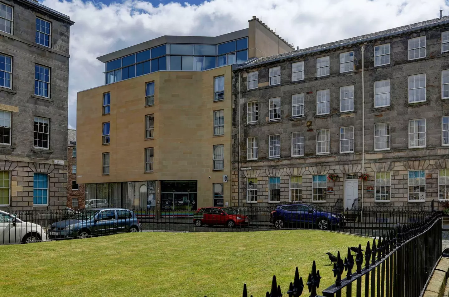 ✈ SCHOTTLAND | Edinburgh - Ten Hill Place Hotel 4*, 2 Nächte - City...