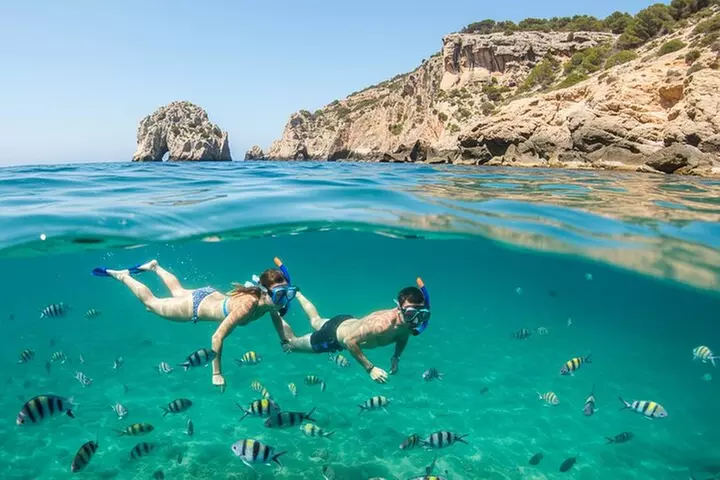 Excursión tropical, playa paradisiaca y esnorkel. Grupo pequeño.