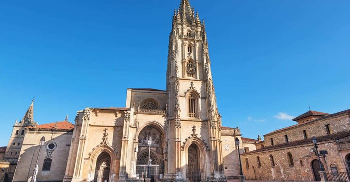 Paseo privado por Oviedo con guía local