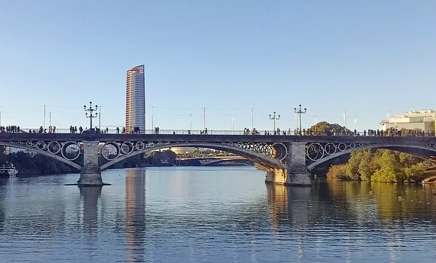 Image 9: Crucero en un fantástico barco por el Guadalquivir