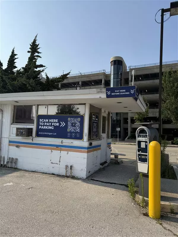 Parking at P812 - 2nd & Michigan Lot
