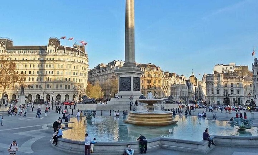 Image 2: London or Heathrow To Stonehenge Return Private Transfer