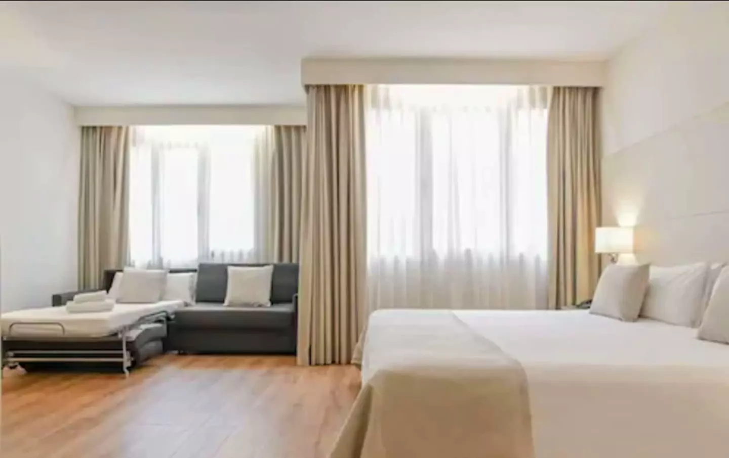 ✈ SPANIEN | Barcelona - Mariano Cubi Aparthotel Barcelona 4*, 2 Näc...