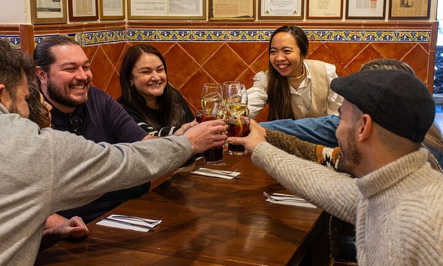 Image 11: Tour de tapas, vino e historia de Madrid
