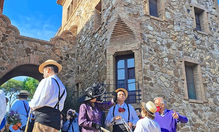 Image 12: Cripta privada de Montserrat y Gaudí con recogida en el hotel