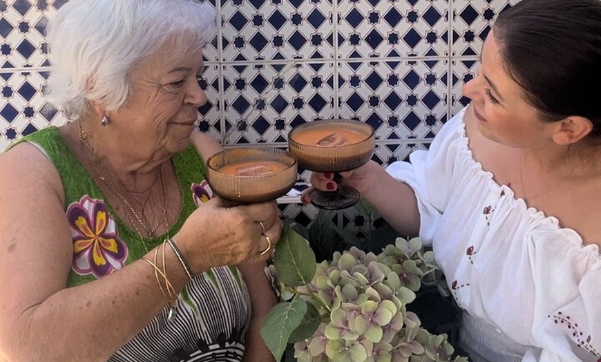 Image 2: Clase de cocina española con la abuela local