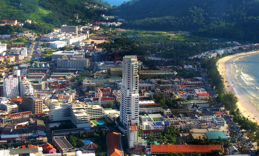 Image 13: ✈ SÜDTHAILAND | Phuket - Patong Resort Hotel 4*, 5 Nächte - Außenpool