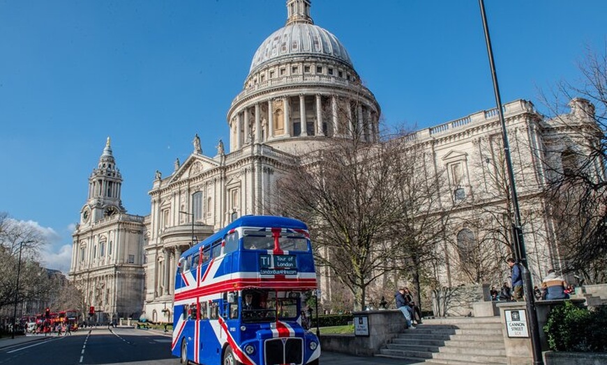 Image 4: London: Great British Afternoon Tea Bus Tour