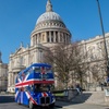 Image 4: London: Great British Afternoon Tea Bus Tour