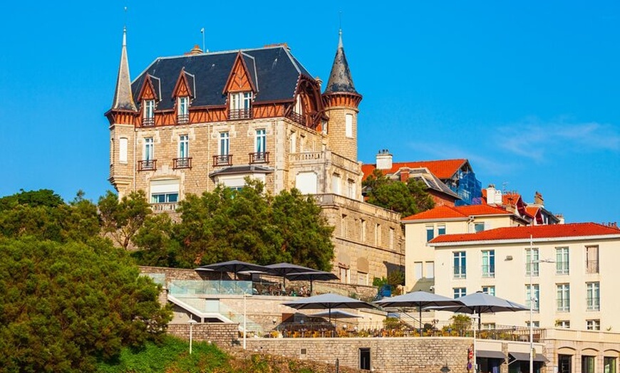 Image 6: Bonjour Biarritz : Private 2 - Heure Intro City Walk avec Guide Local
