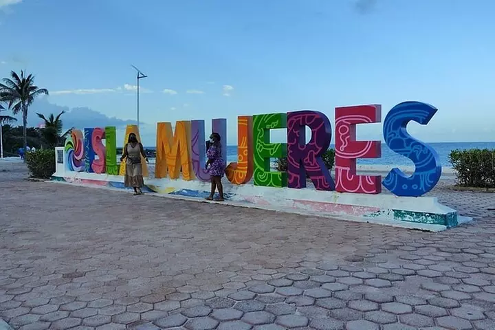 Isla Mujeres Private Catamaran Tour with Transportation