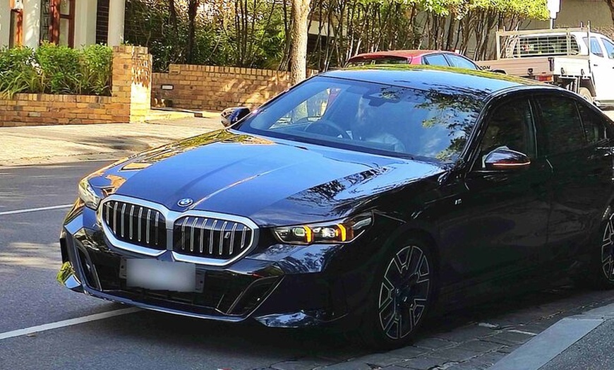 Image 4: Private Chauffeur Transfer Melbourne CBD to Airport