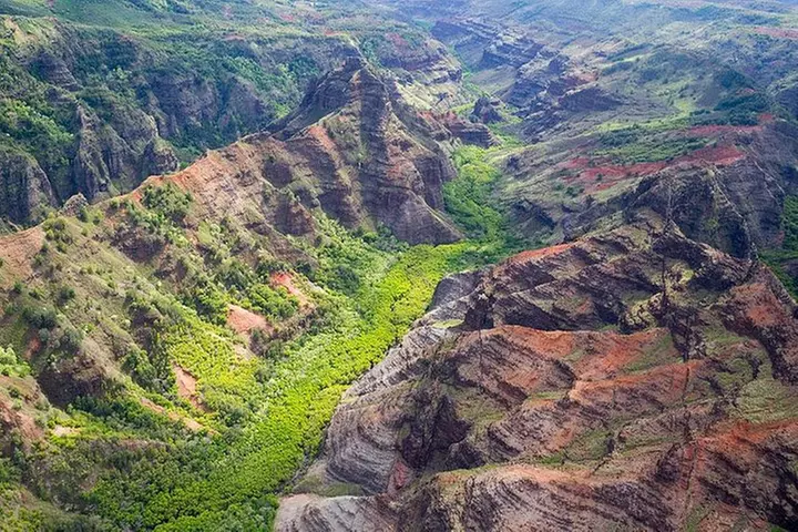 Day Trip from Oahu to Kauai: Waimea Canyon & Wailua River