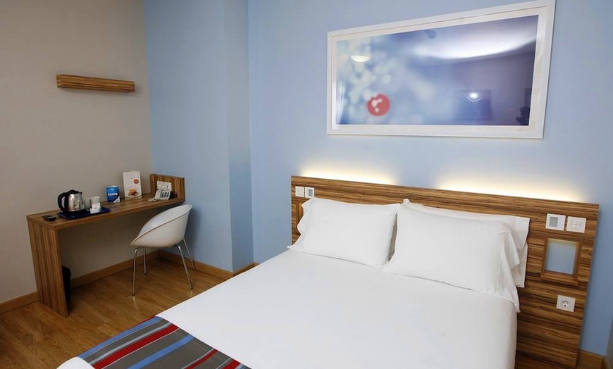 Image 14: ✈ HISZPANIA | Barcelona - Travelodge Barcelona Poblenou 1* - City b...