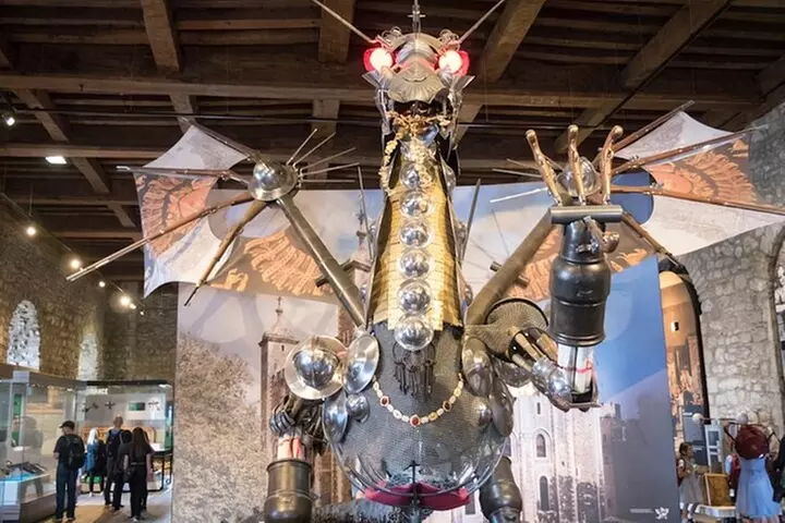 Tower of London & Thames Riverside Experience - Image 5